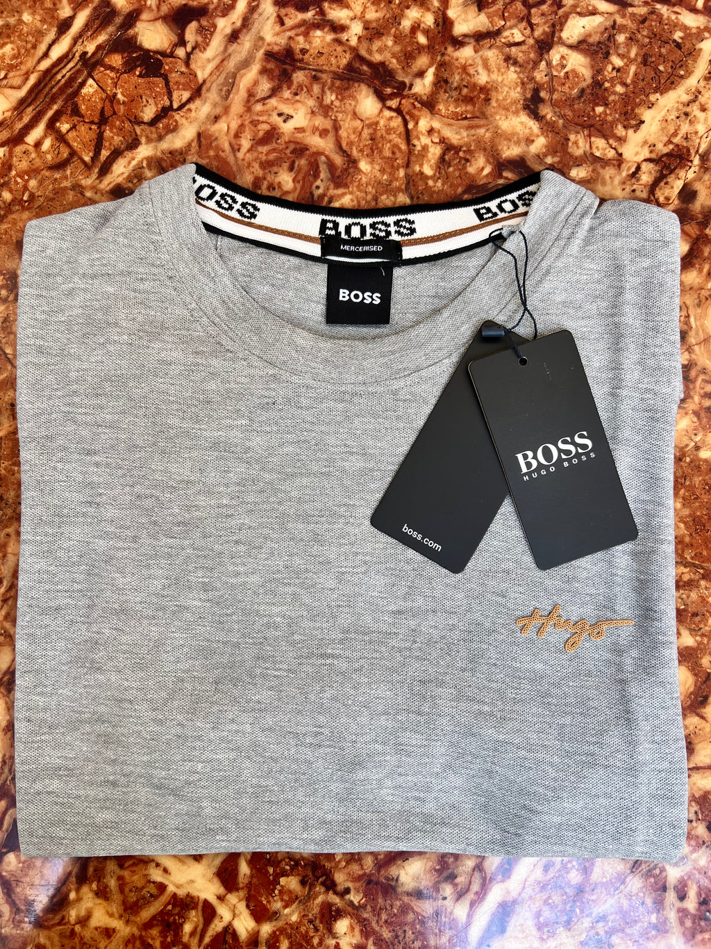 HUGO BOSS             اقوى عرض تيشرت صيفي بقماش قطني